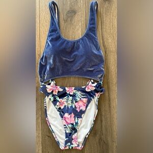 Victoria’s Secret Pink One Piece Cut Out Velvet Hawaiian Print Swimsuit Size Med